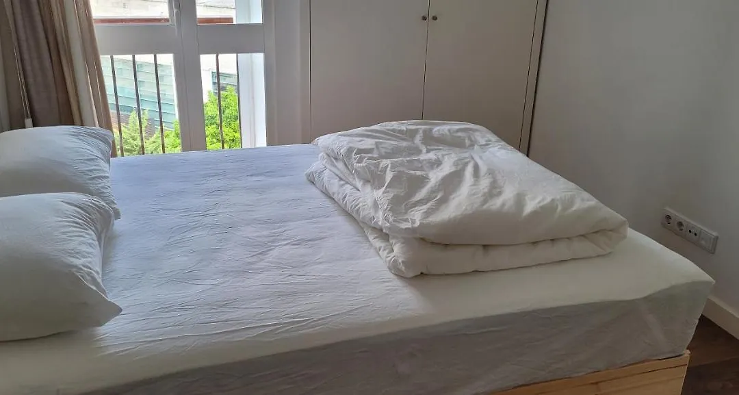 Comfy Room Near Metro And Airport-1