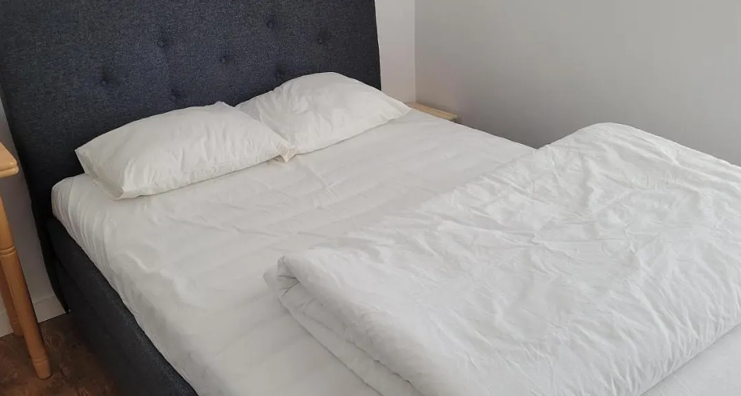Comfy Room Near Metro And Airport-1