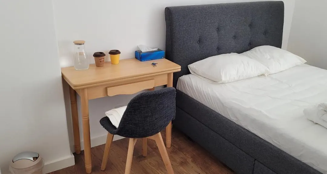 Comfy Room Near Metro And Airport-1