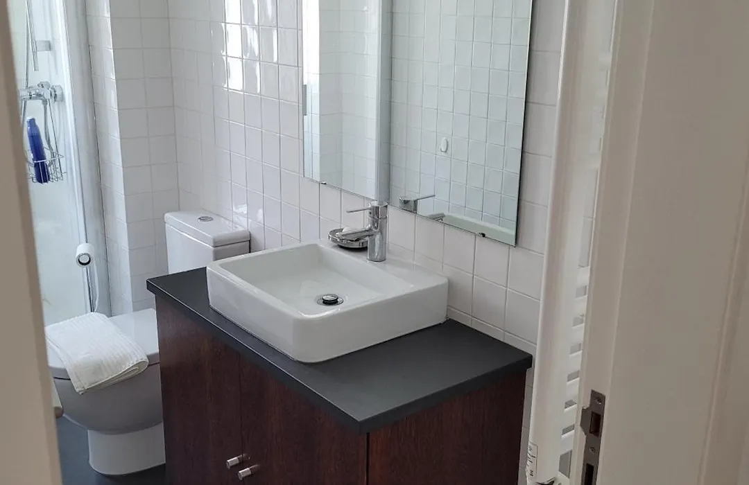 Comfy Room Near Metro And Airport-1