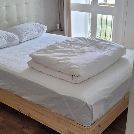 Comfy Room Near Metro And Airport-3
